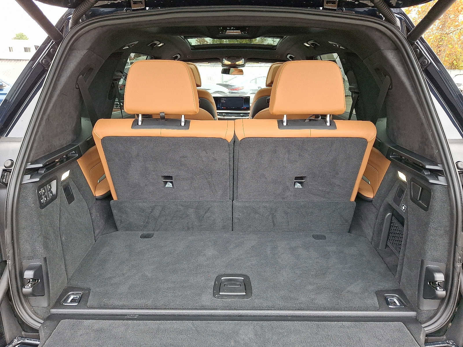 Used 2024 BMW X7 xDrive40i w/ M Sport Package image 30