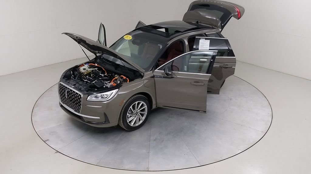 Used 2025 Lincoln Corsair Grand Touring w/ Towing Package image 56