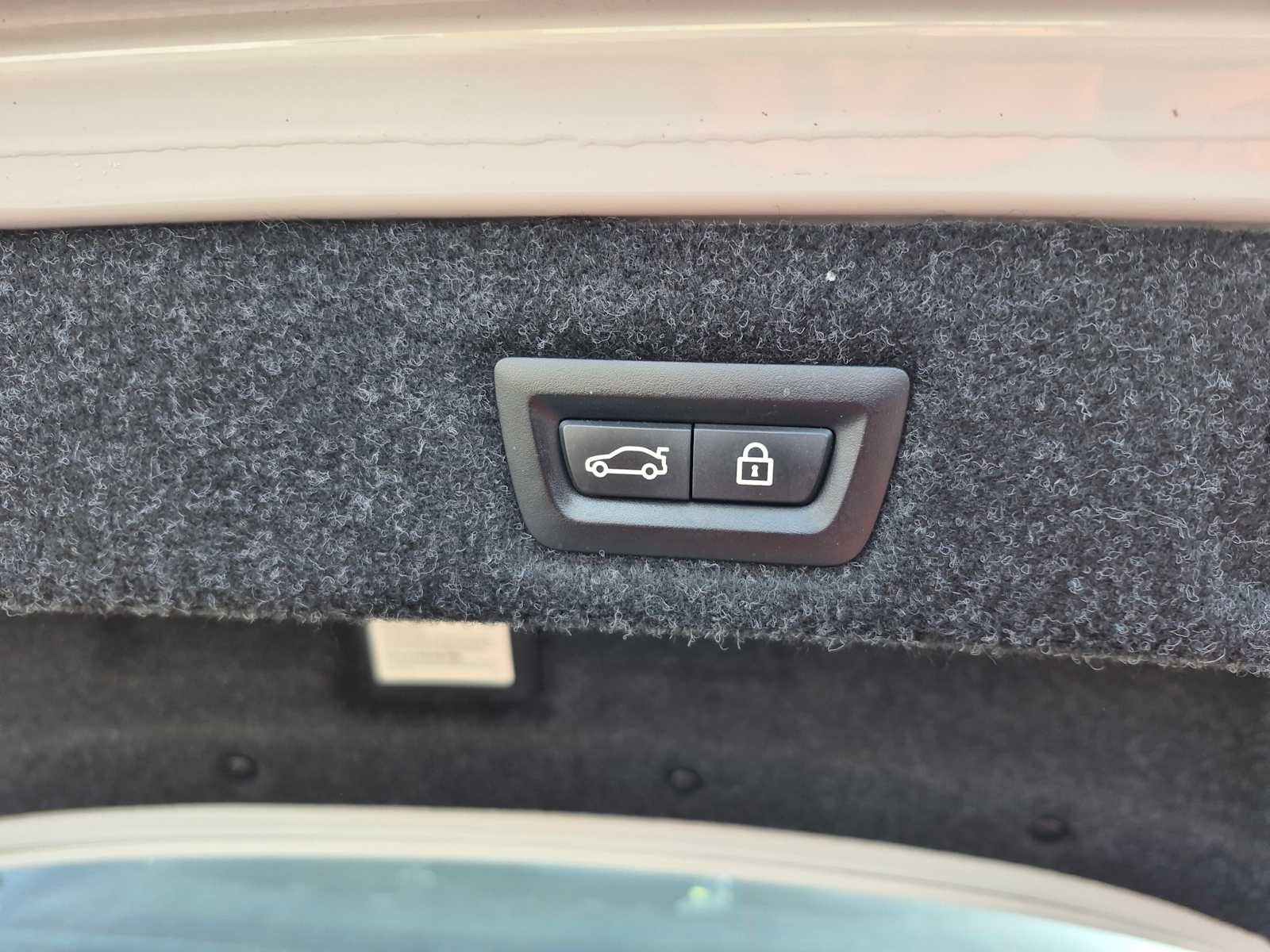 Used 2020 BMW 530i xDrive w/ Convenience Package image 10