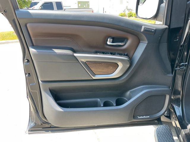 Used 2017 Nissan Titan Platinum Reserve AWD/4WD image 11