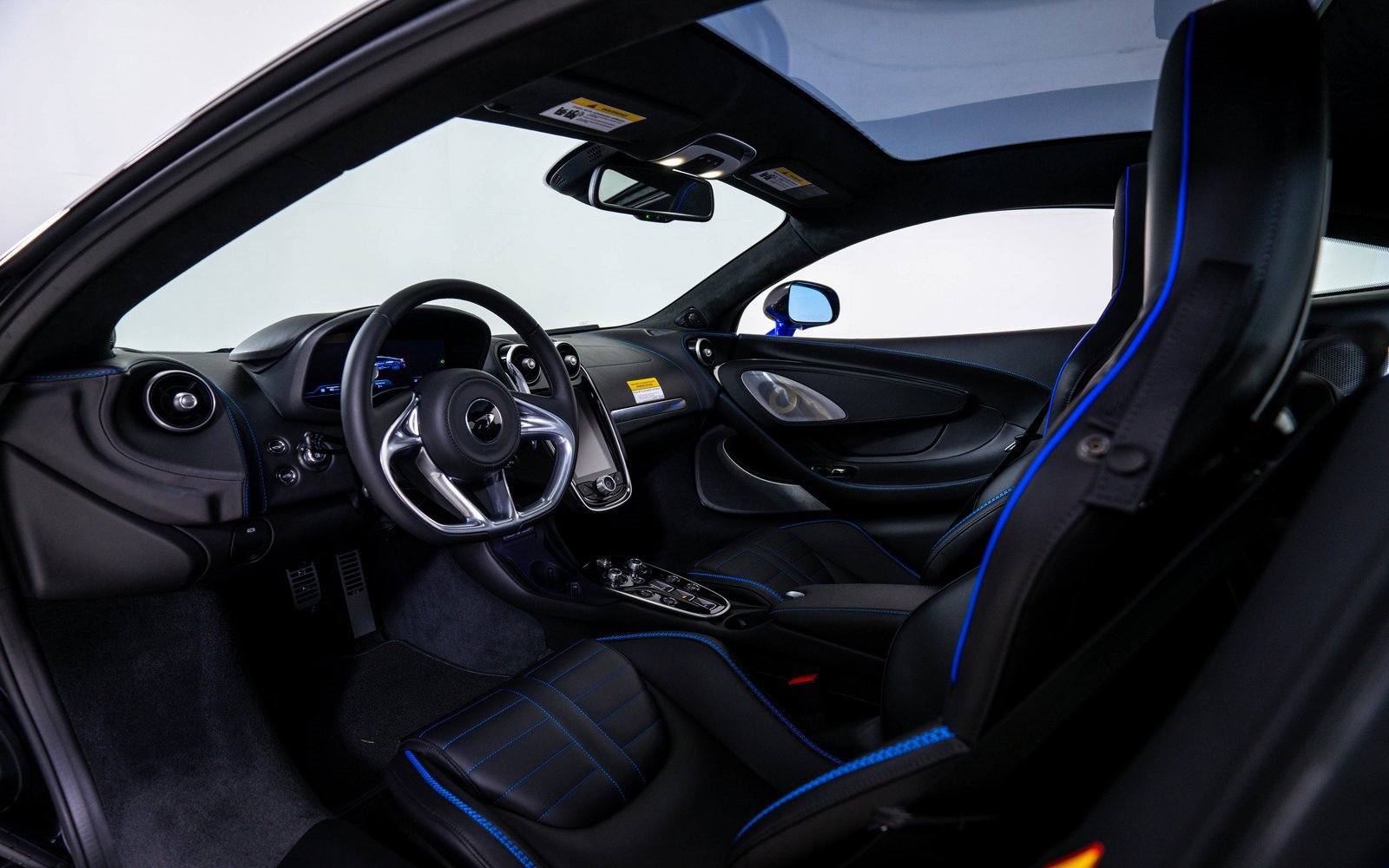 New 2025 McLaren GTS image 17