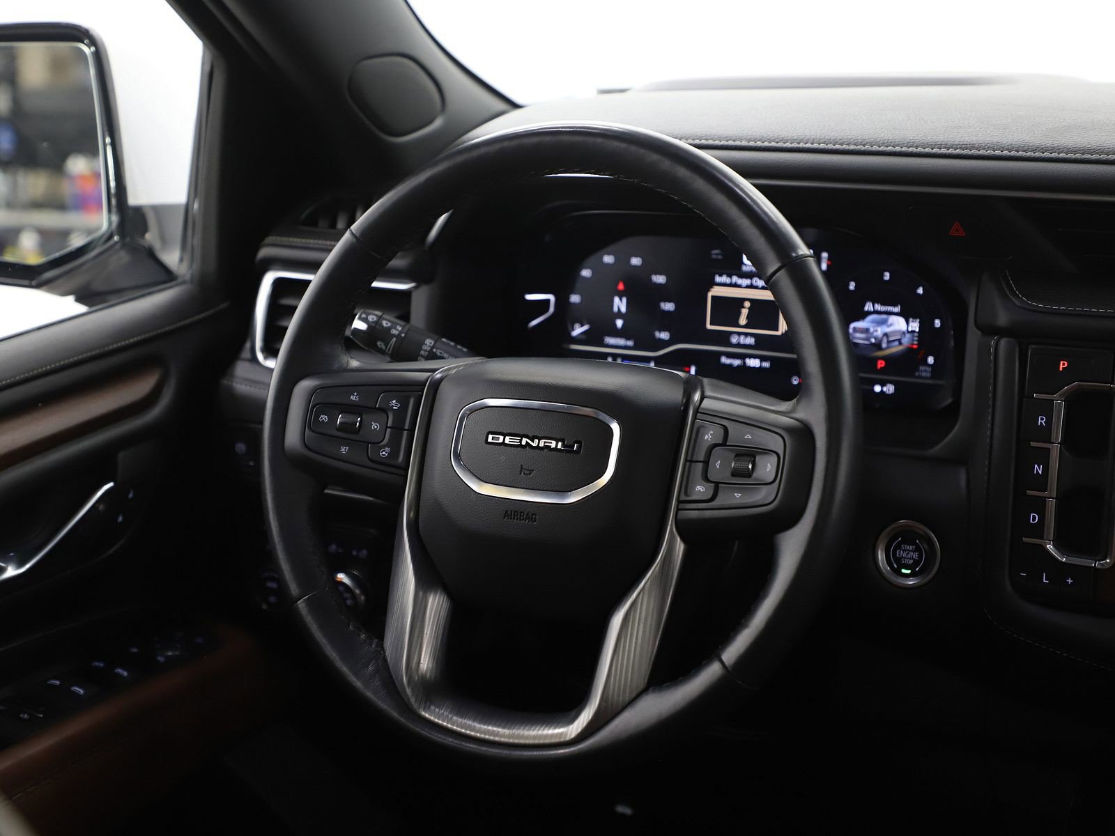 Used 2023 GMC Yukon XL Denali Ultimate AWD/4WD image 17