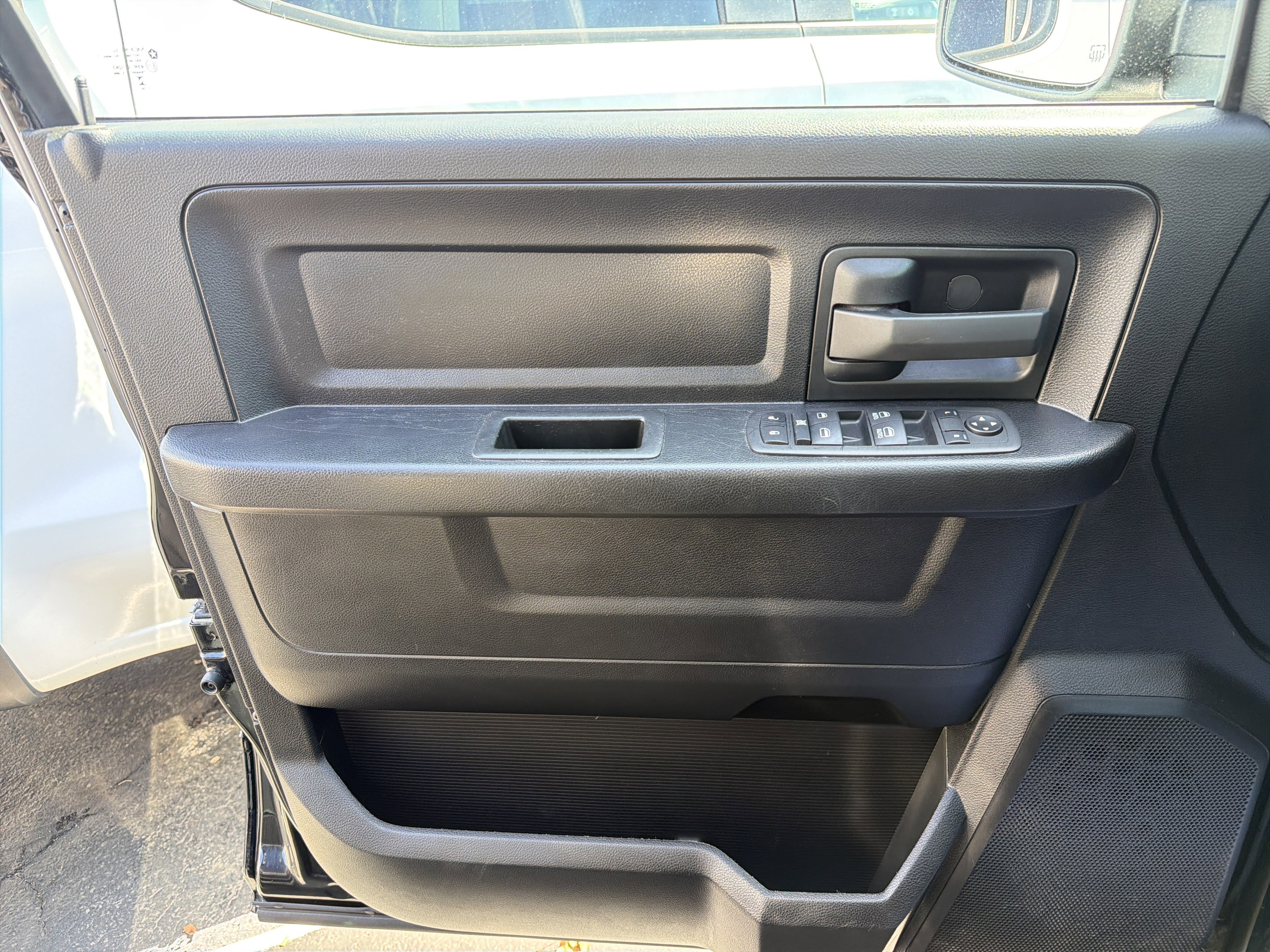 Certified 2024 RAM 1500 Tradesman w/ Tradesman SXT Package image 29