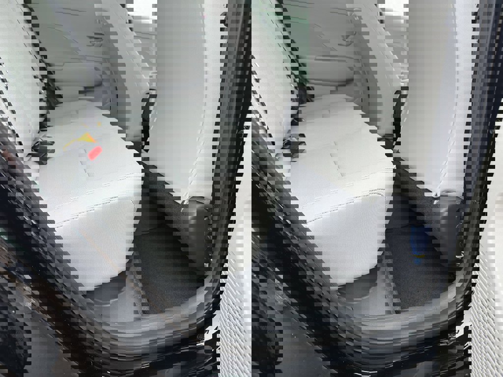 New 2026 Hyundai Kona SE image 15