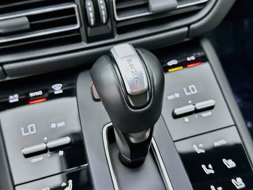 Certified 2023 Porsche Macan S AWD/4WD image 19