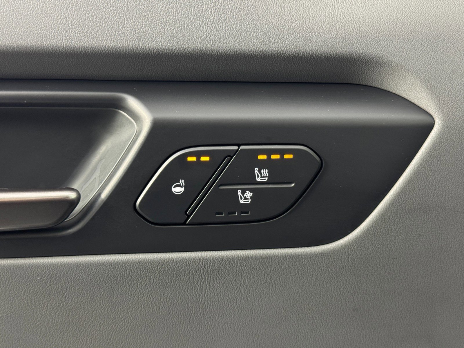 Used 2024 Kia EV9 Wind image 17