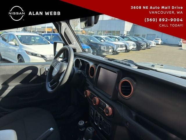 Used 2023 Jeep Wrangler Unlimited w/ Cold Weather Group AWD/4WD image 20