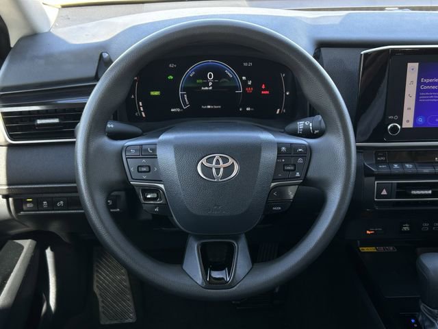 Used 2025 Toyota Camry LE image 13