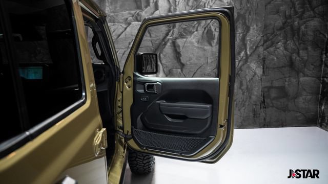 New 2025 Jeep Wrangler Unlimited Rubicon w/ Safety Group AWD/4WD image 8