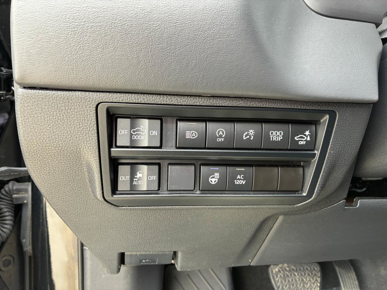 Used 2023 Toyota Tundra Platinum AWD/4WD image 25