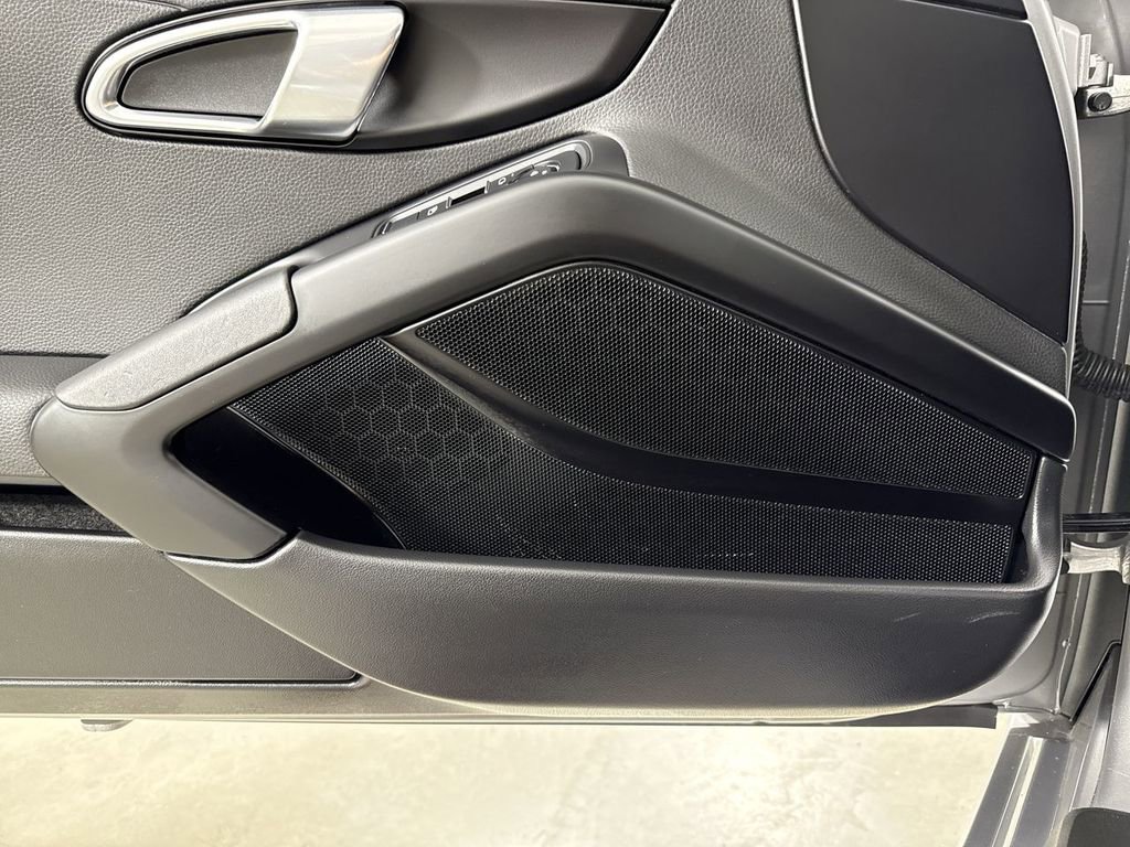 Certified 2018 Porsche 718 Boxster RWD image 34