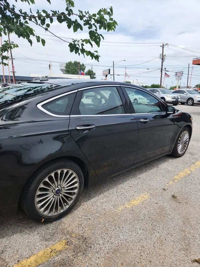 Used 2014 Ford Fusion Titanium FWD image 4
