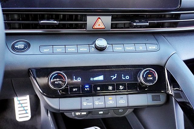 New 2026 Hyundai Elantra Sport FWD image 30