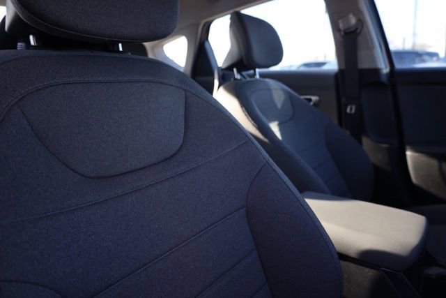 Used 2025 Kia K4 EX image 37