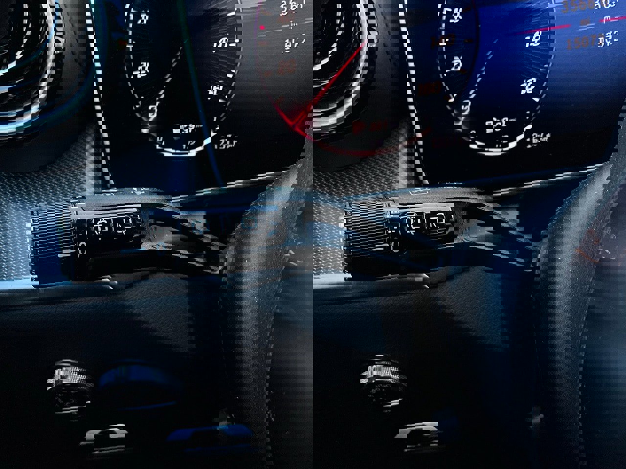 Used 2024 Mercedes-Benz GLC 300 4MATIC image 39