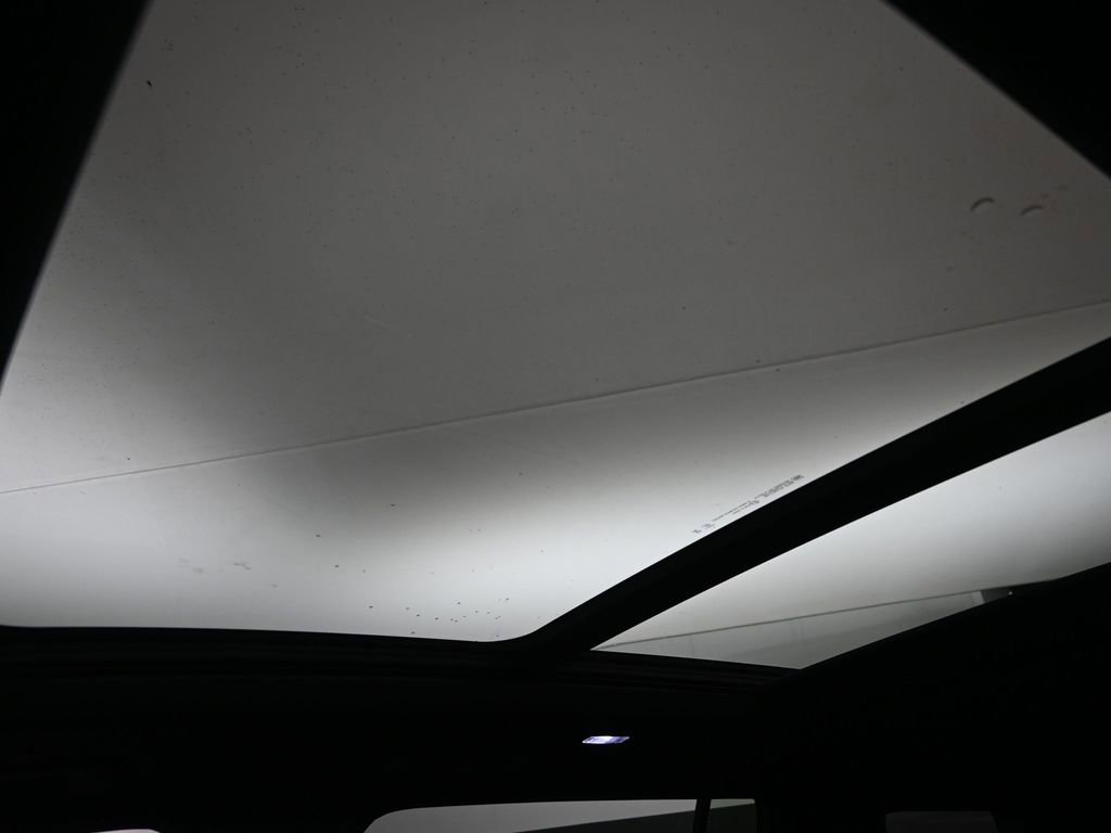 New 2026 Chevrolet Traverse RS image 28