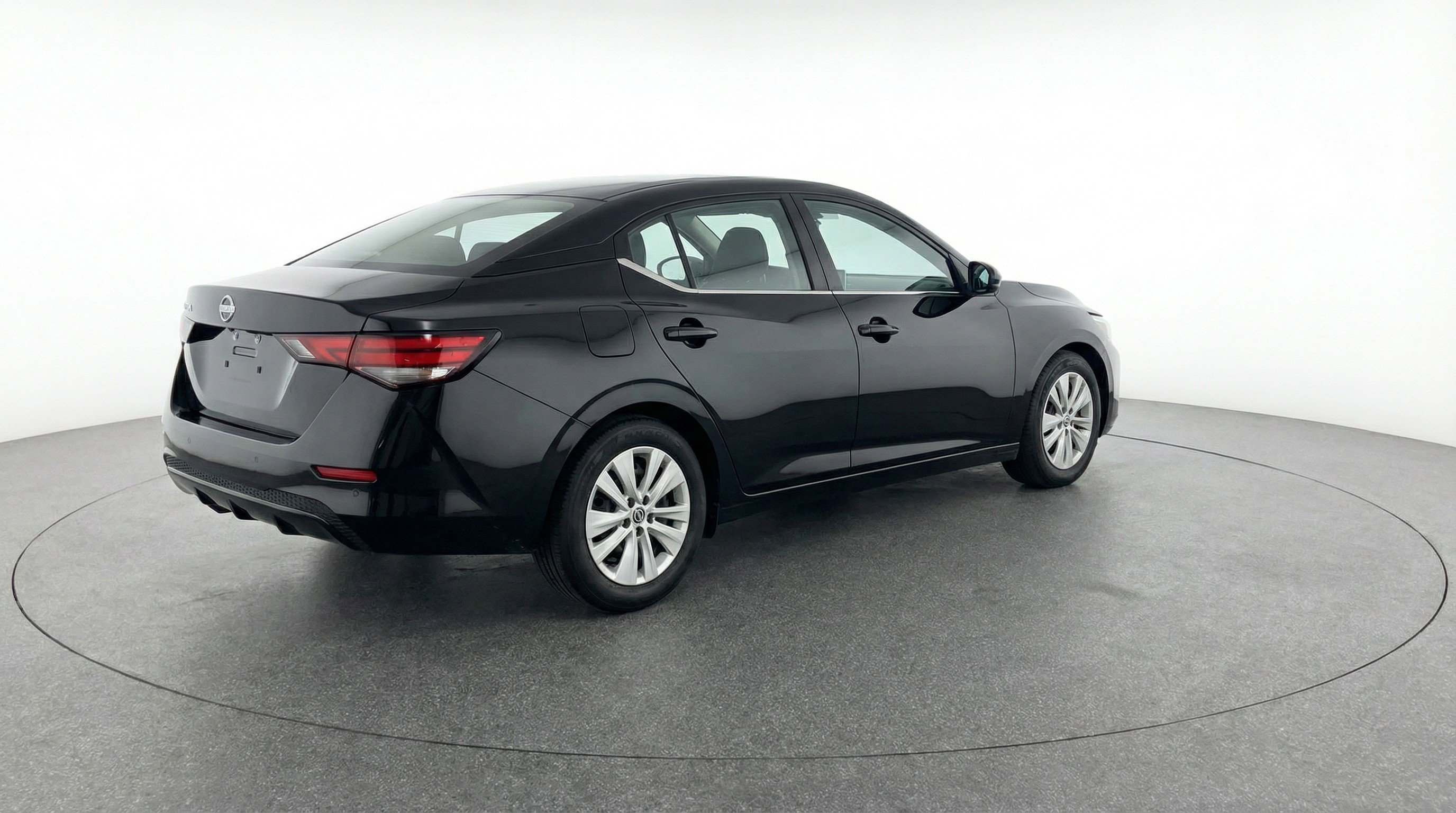 Used 2025 Nissan Sentra S image 9