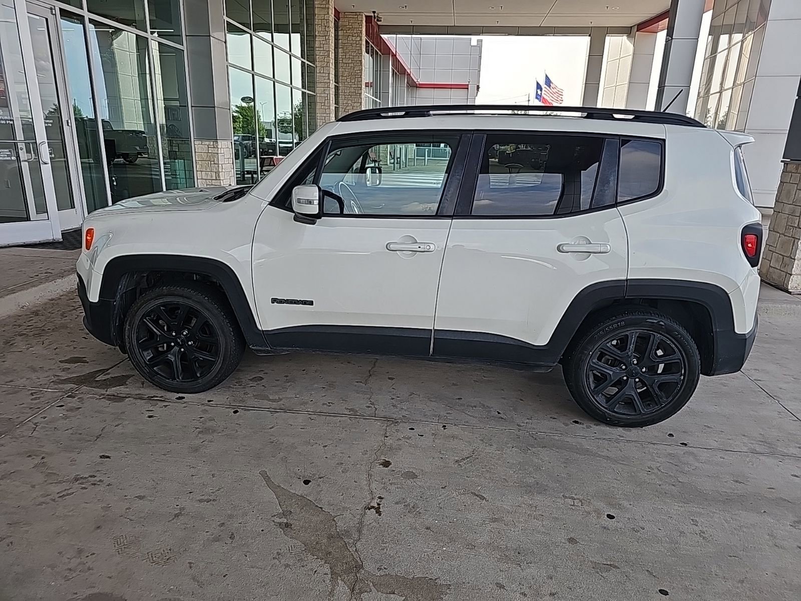 Used 2017 Jeep Renegade Altitude image 24