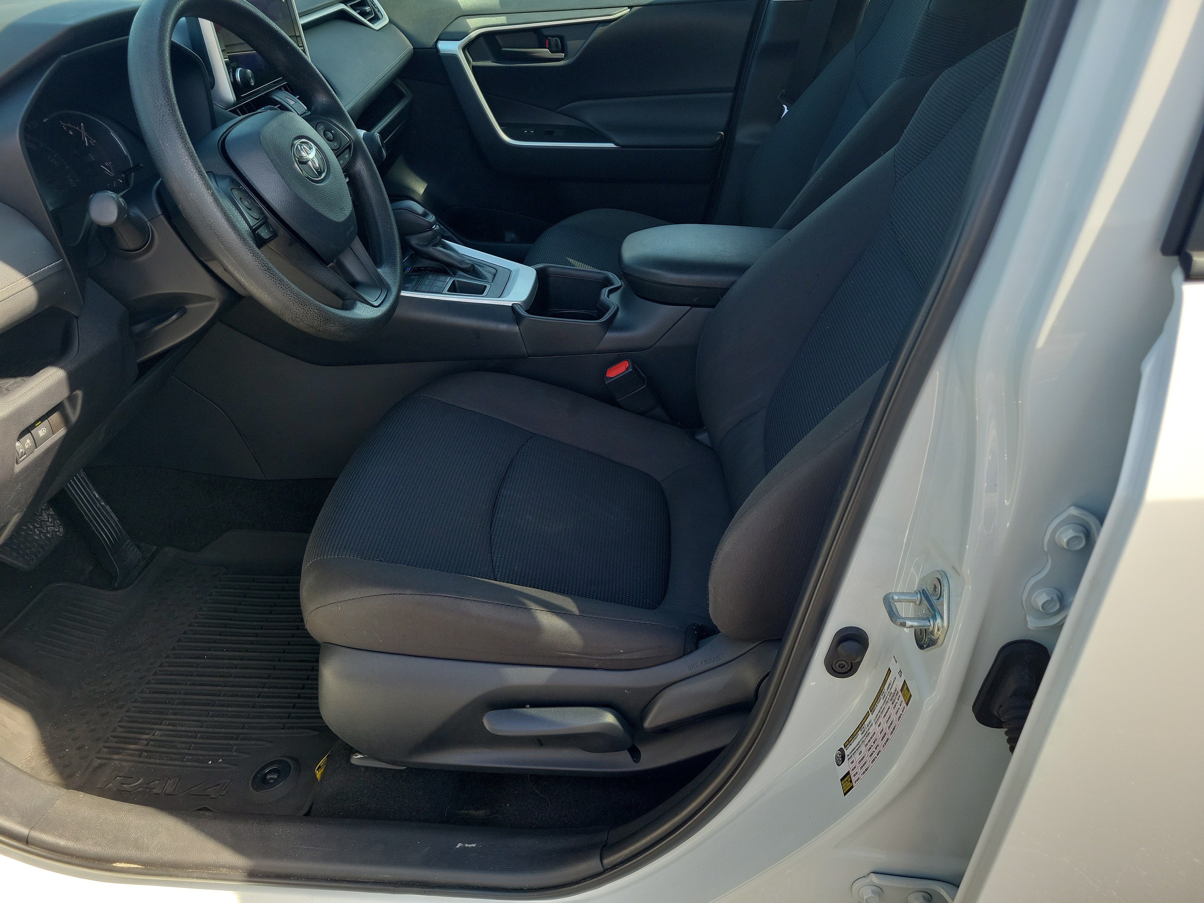 Used 2025 Toyota RAV4 LE AWD/4WD image 19