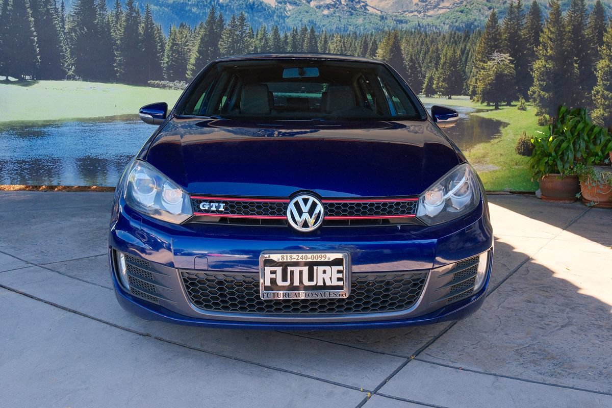 Used 2011 Volkswagen GTI 4-Door FWD image 2