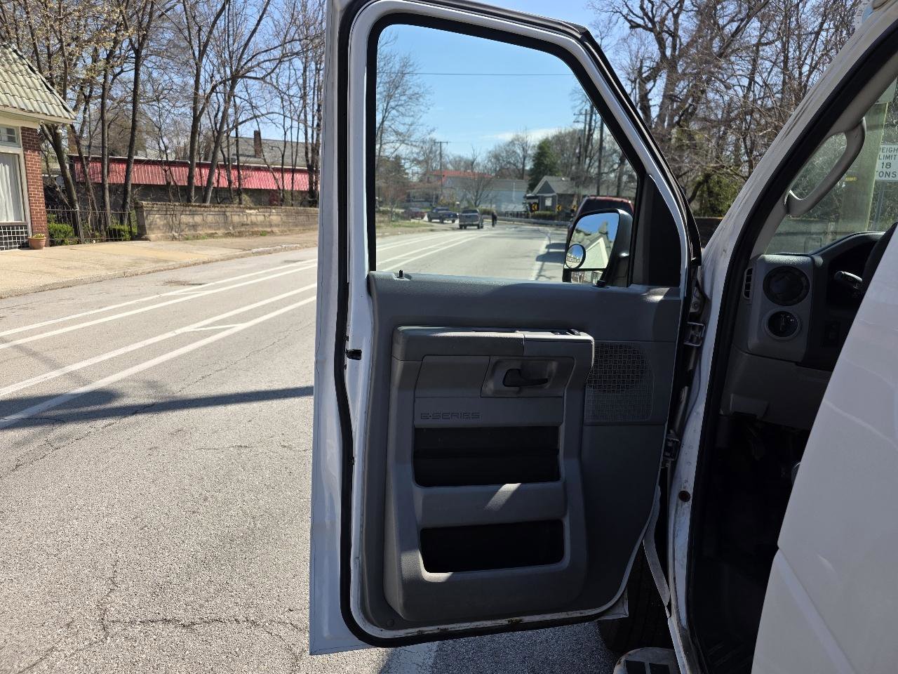 Used 2013 Ford E-250 and Econoline 250 w/ PWR Group image 6