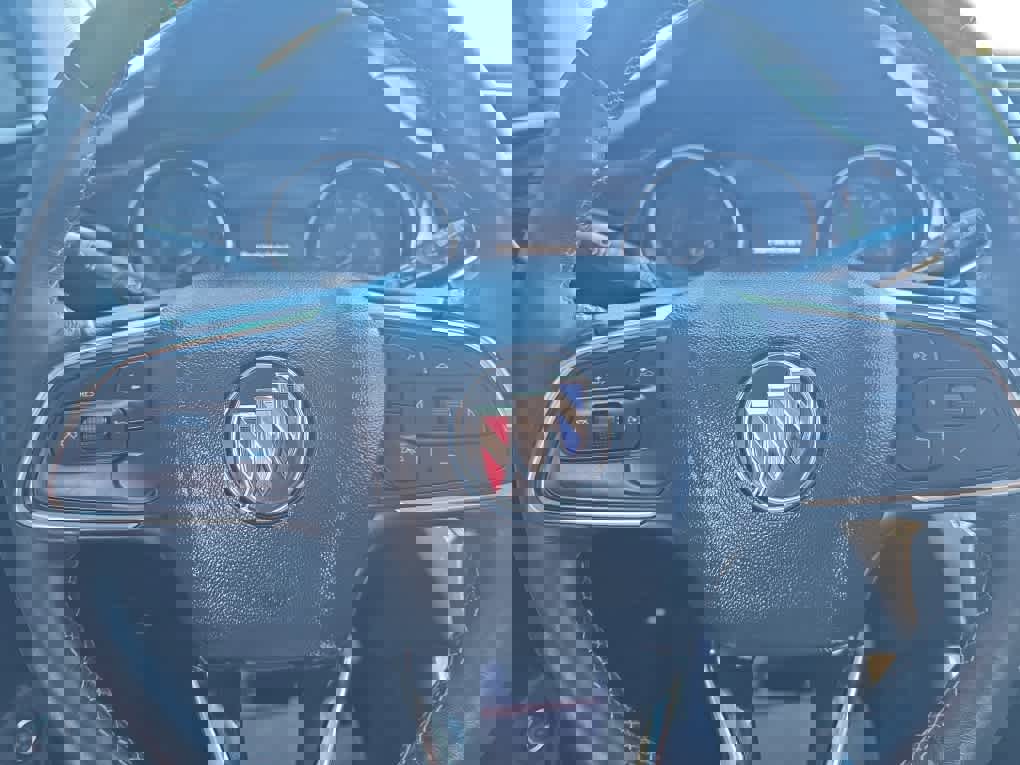 Used 2022 Buick Encore GX Select w/ Sport Touring Package image 7