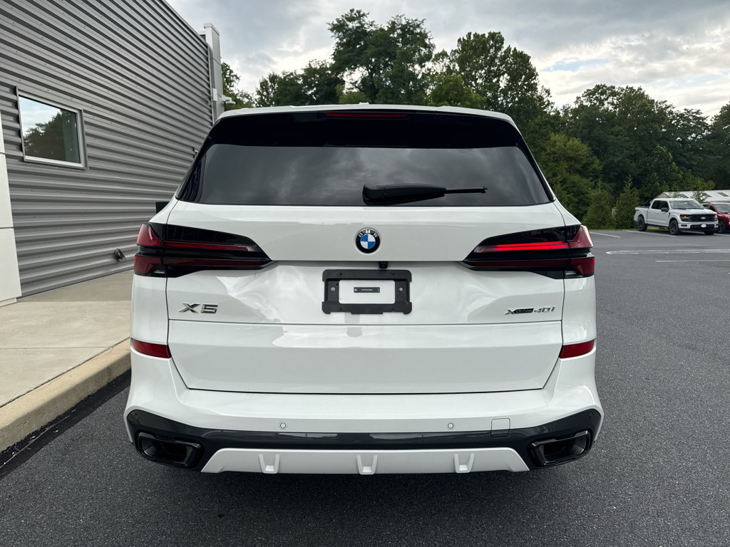 Used 2026 BMW X5 xDrive40i w/ M Sport Package AWD/4WD image 9