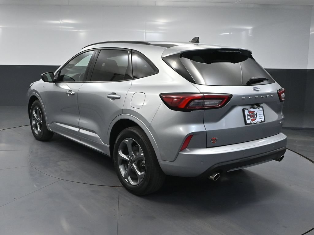 Used 2023 Ford Escape ST-Line w/ Tech Pack #1 AWD/4WD image 6