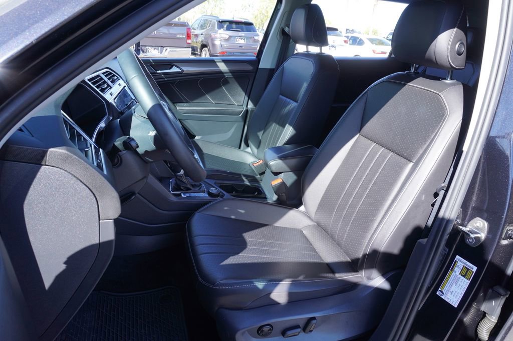 Used 2022 Volkswagen Tiguan SE AWD/4WD image 13