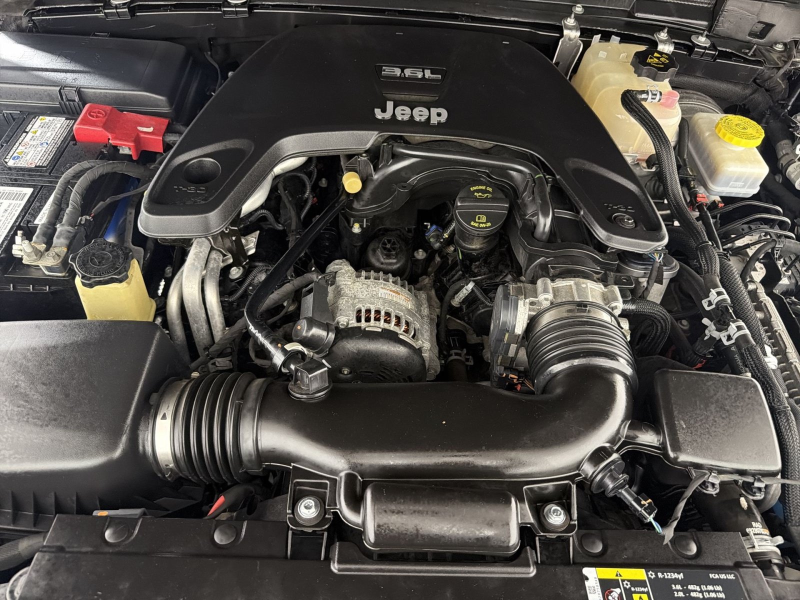 Used 2018 Jeep Wrangler Unlimited Sahara AWD/4WD image 26