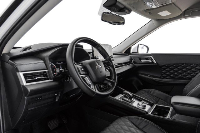 Used 2022 Mitsubishi Outlander SEL image 16