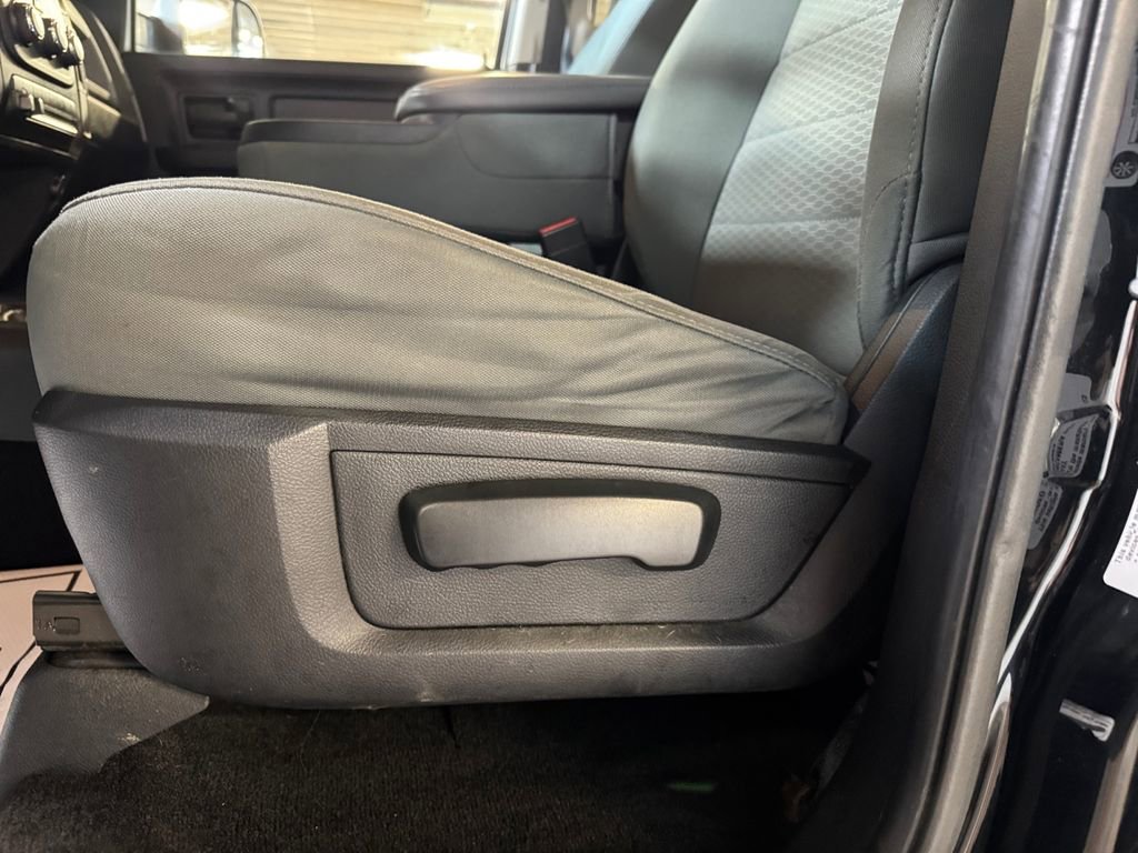 Used 2014 RAM 2500 Tradesman w/ Chrome Appearance Group AWD/4WD image 13