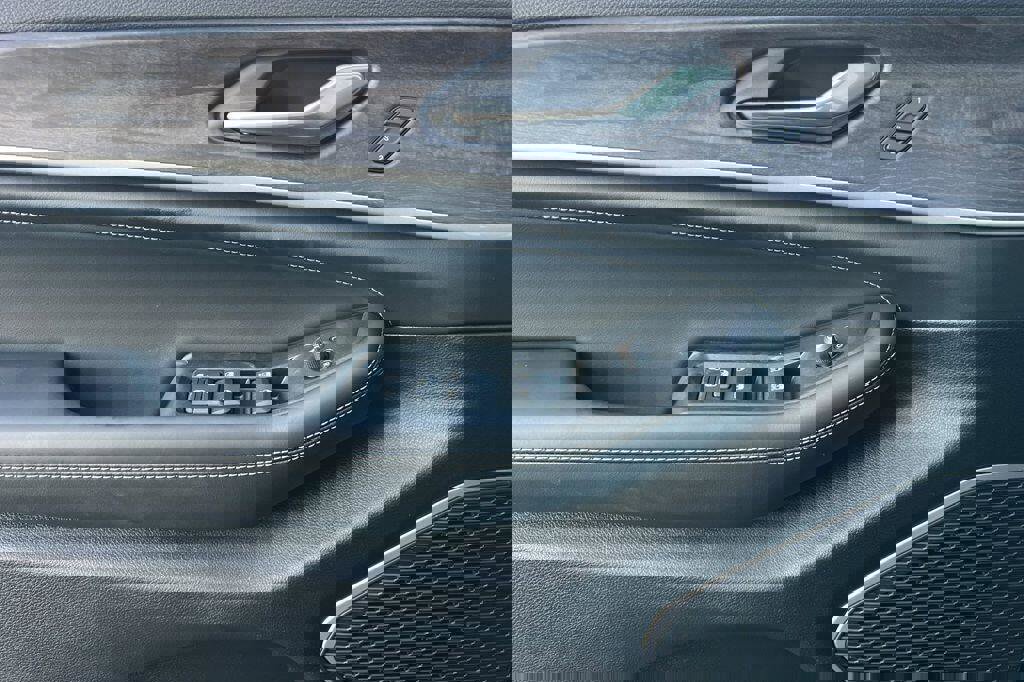 New 2026 Jeep Grand Cherokee Limited image 11