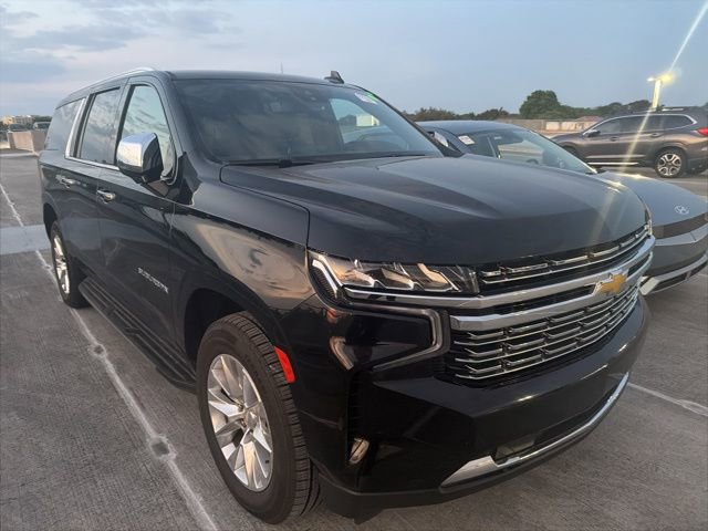 Used 2023 Chevrolet Suburban Premier image 10