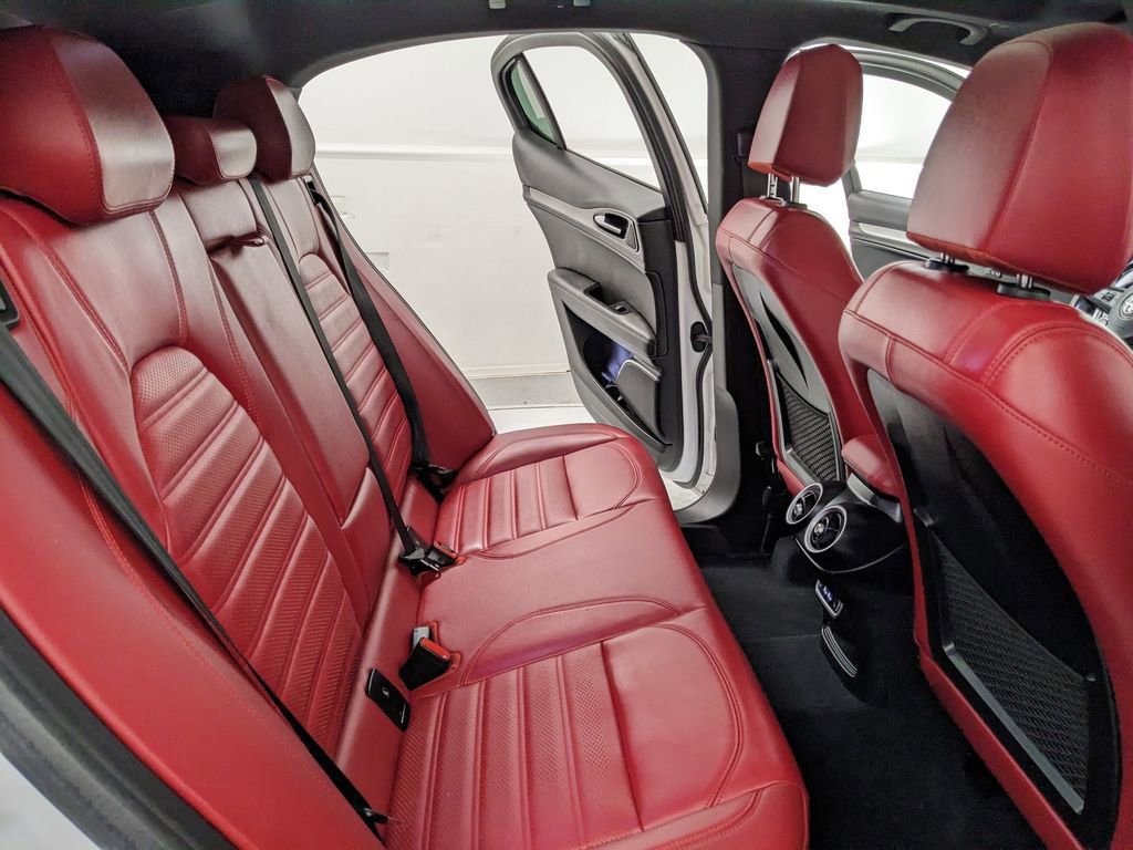 Used 2023 Alfa Romeo Stelvio Veloce AWD/4WD image 21