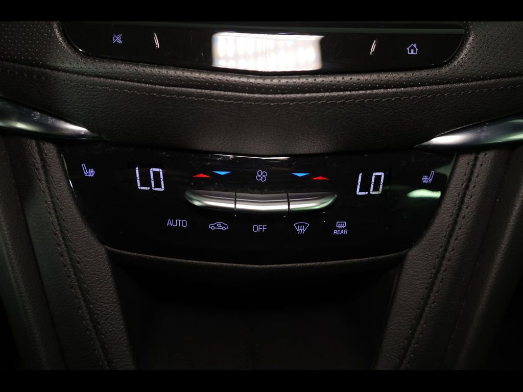 Used 2023 Cadillac XT5 Premium Luxury w/ LPO, Floor Liner Package AWD/4WD image 31