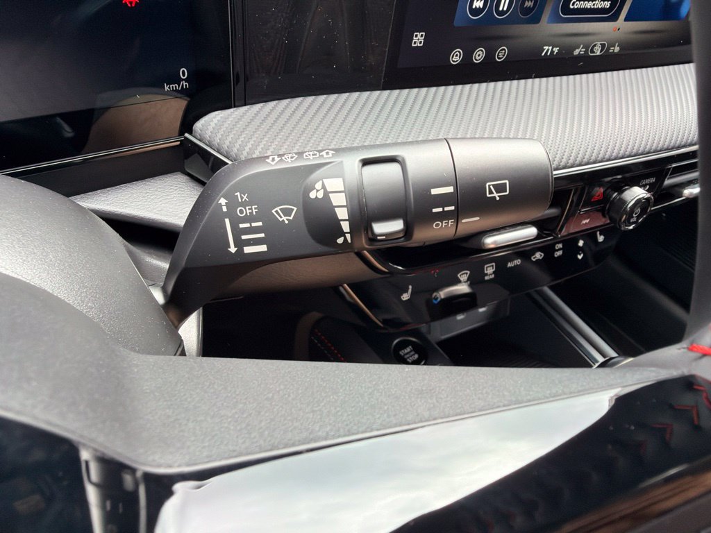 New 2027 Nissan Kicks SR AWD/4WD image 30