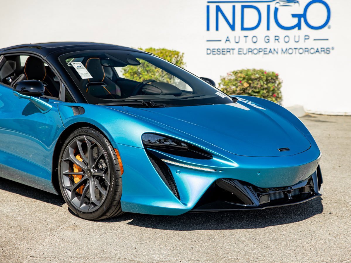 Used 2025 McLaren Artura Spider image 7