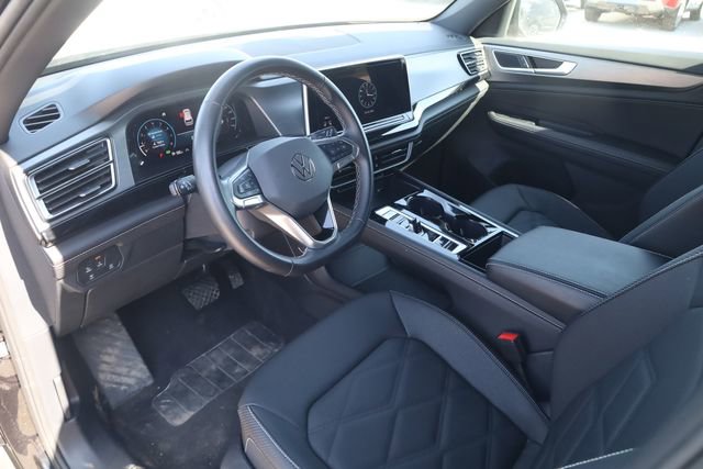 Used 2025 Volkswagen Atlas Cross Sport SE image 9