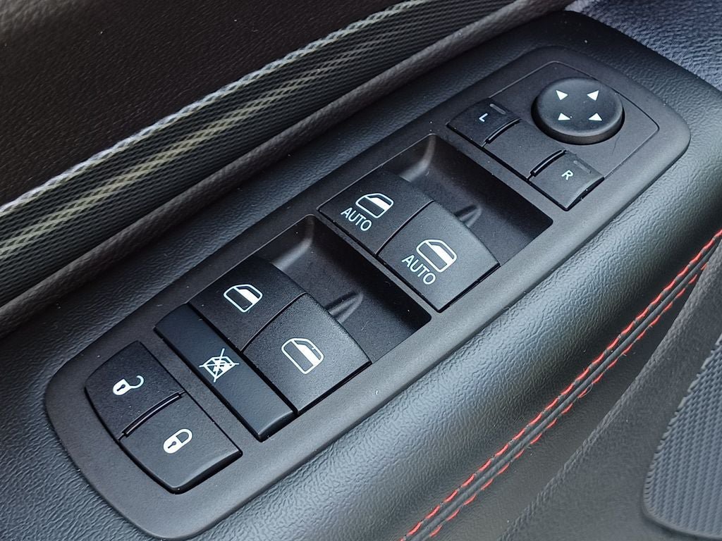 Used 2025 Dodge Durango GT AWD/4WD image 11