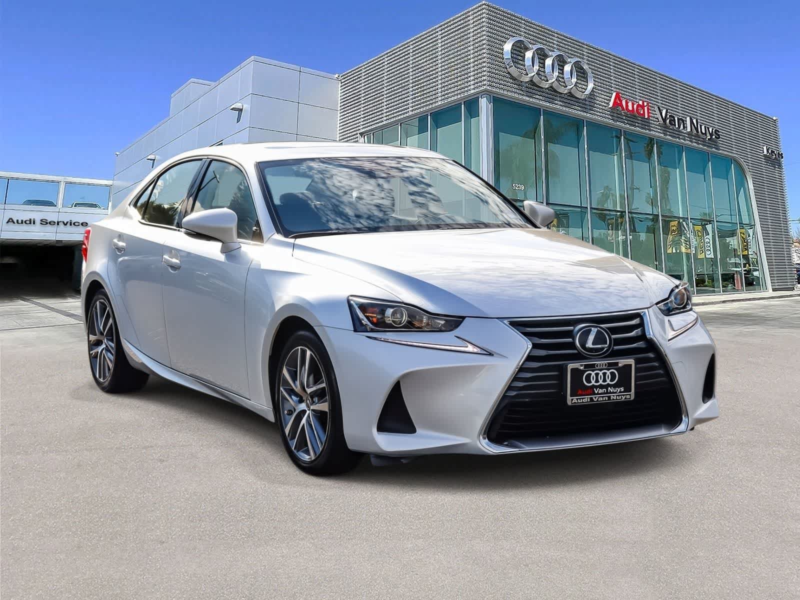 Used 2018 Lexus IS 300 RWD image 5