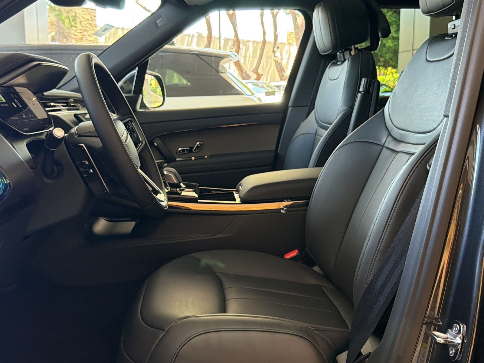 New 2026 Land Rover Range Rover Sport SE AWD/4WD image 27