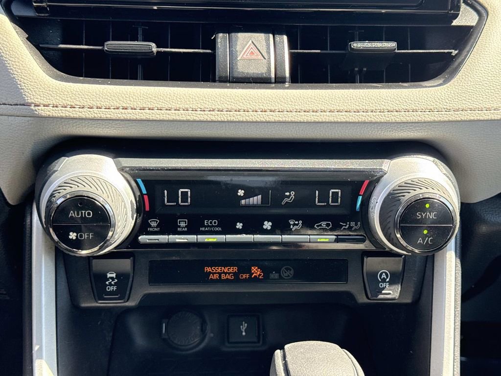 Used 2022 Toyota RAV4 XLE image 24