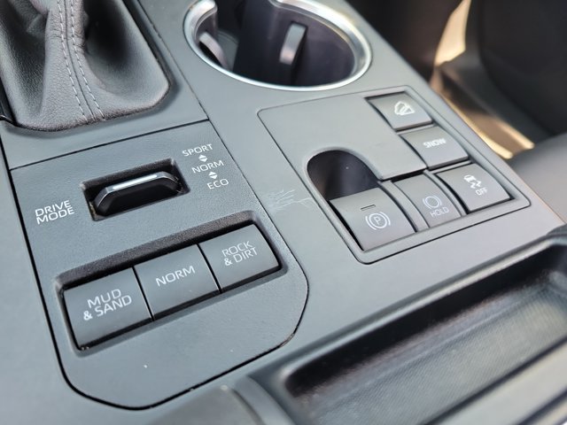 Used 2024 Toyota Highlander XLE AWD/4WD image 15