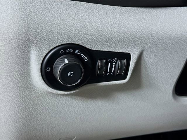 Used 2022 Jeep Compass Latitude image 10