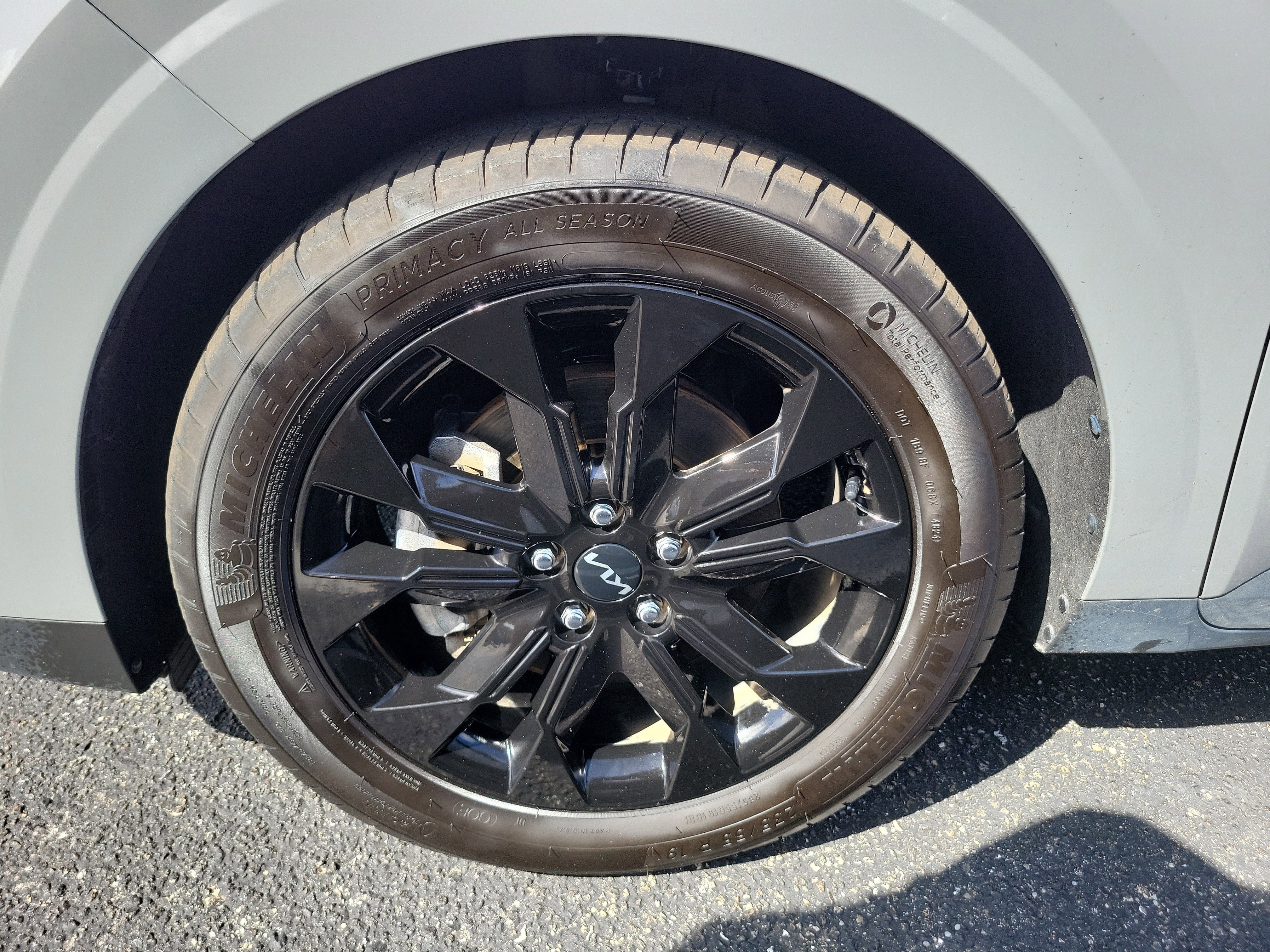 Used 2023 Kia Carnival SX Prestige image 7