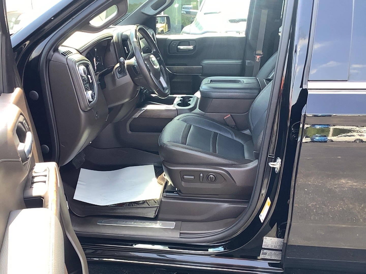 Used 2020 GMC Sierra 1500 Denali w/ Denali Ultimate Package AWD/4WD image 9