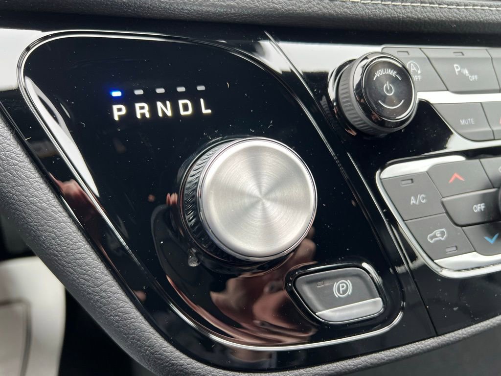 New 2026 Chrysler Pacifica Select w/ S Appearance Package FWD image 32