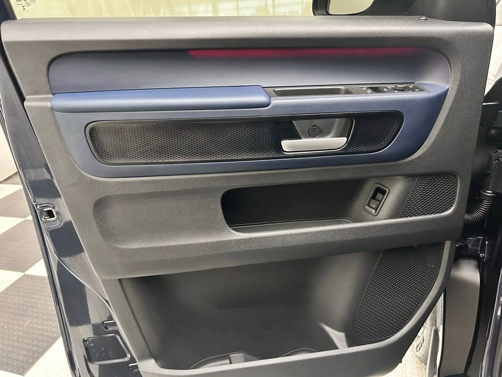 Used 2025 Volkswagen ID. Buzz Pro S Plus image 10