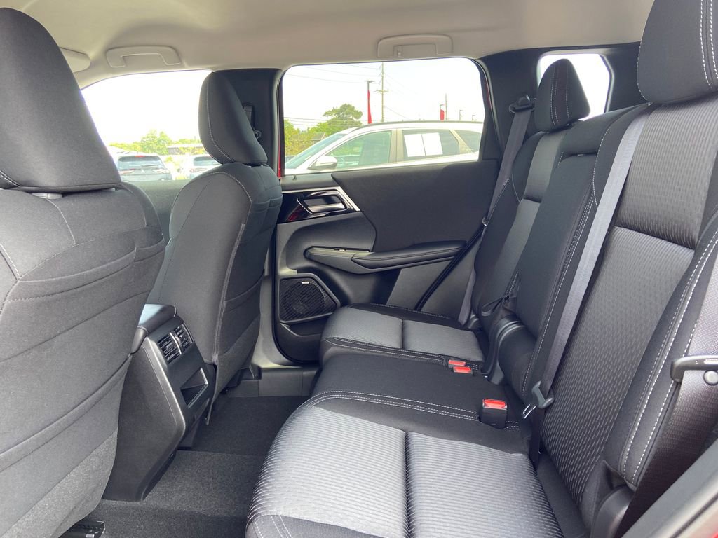 New 2026 Mitsubishi Outlander ES image 16